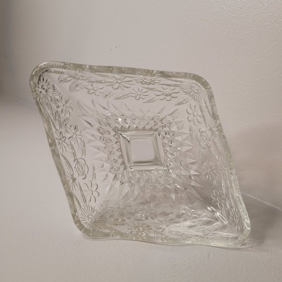 ๐ Vintage Indiana Glass Floral Candy Dish & Ashtray Set - Picture 6 of 8